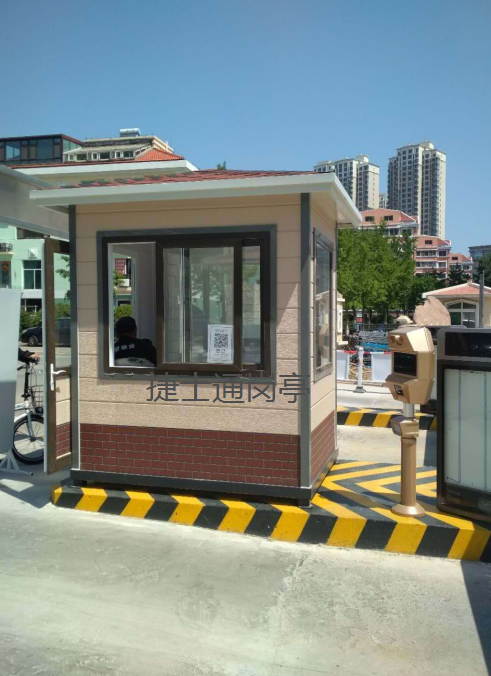 煙臺(tái)市，萊山區(qū)迎春大街綠色家園雕花板保安亭