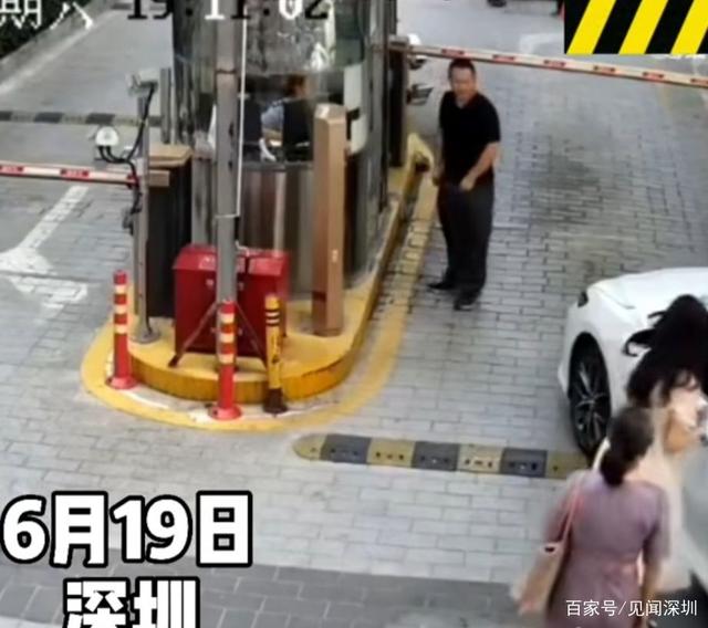又是油門當(dāng)剎車，深圳女司機(jī)剛啟動(dòng)就撞翻崗?fù)?，女保安員骨折受傷